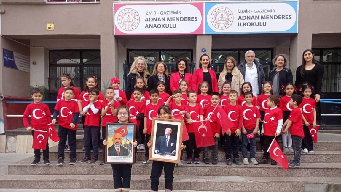 12 Mart İstiklal Marş'nın Kabulü ve Mehmet Akif ERSOY'U Anma günü okulumuzda etkinliklerle kutlandı. 